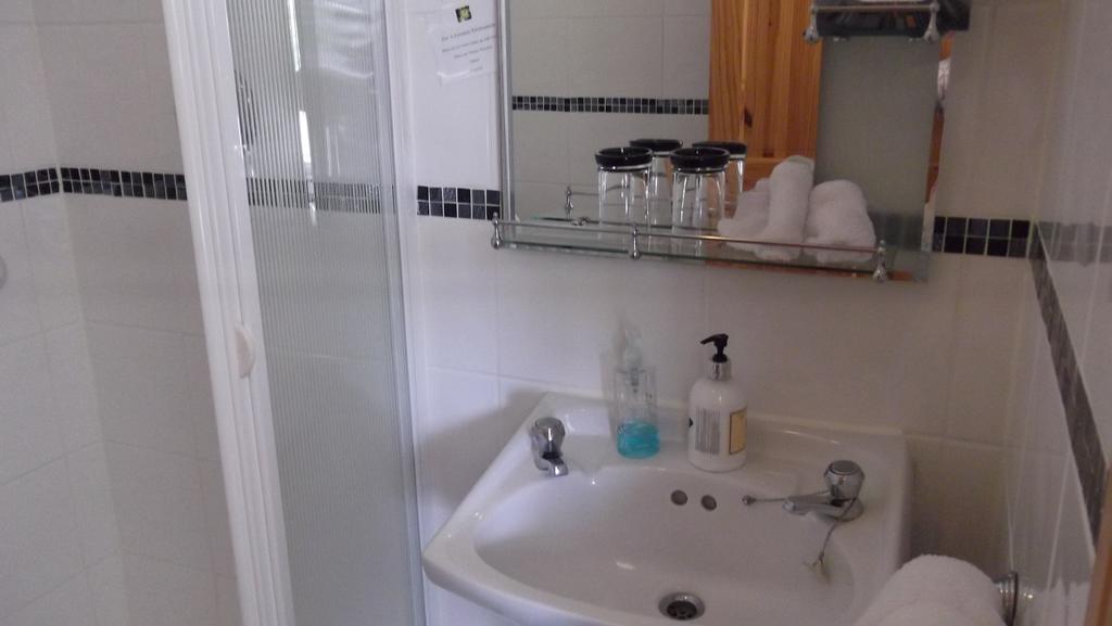 Ashley Lodge Bed & Breakfast Rosslare Harbour Buitenkant foto