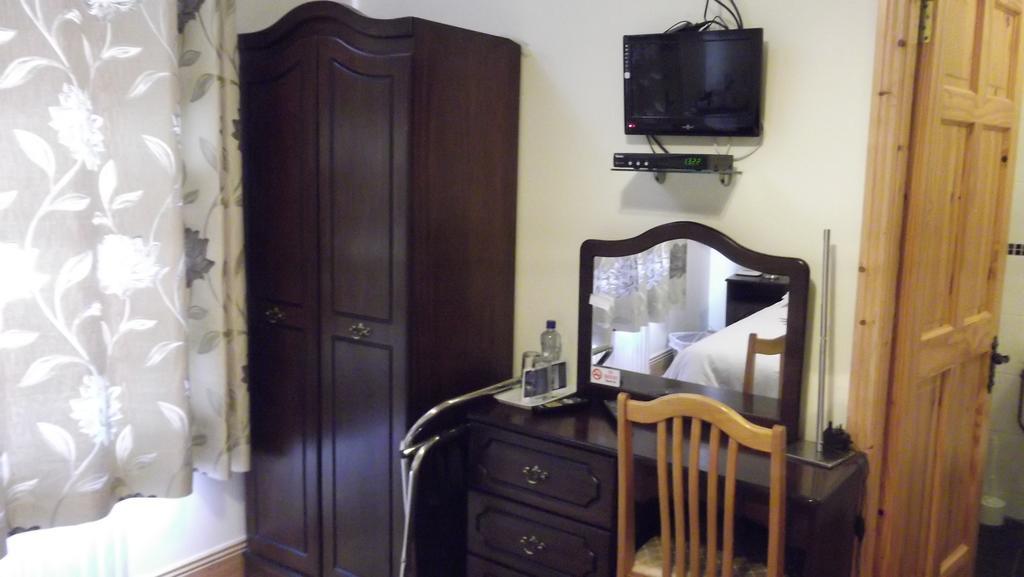 Ashley Lodge Bed & Breakfast Rosslare Harbour Buitenkant foto